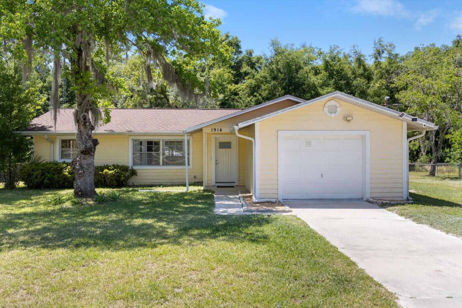 Property Photo: 1914 N Betty Point FL 34461