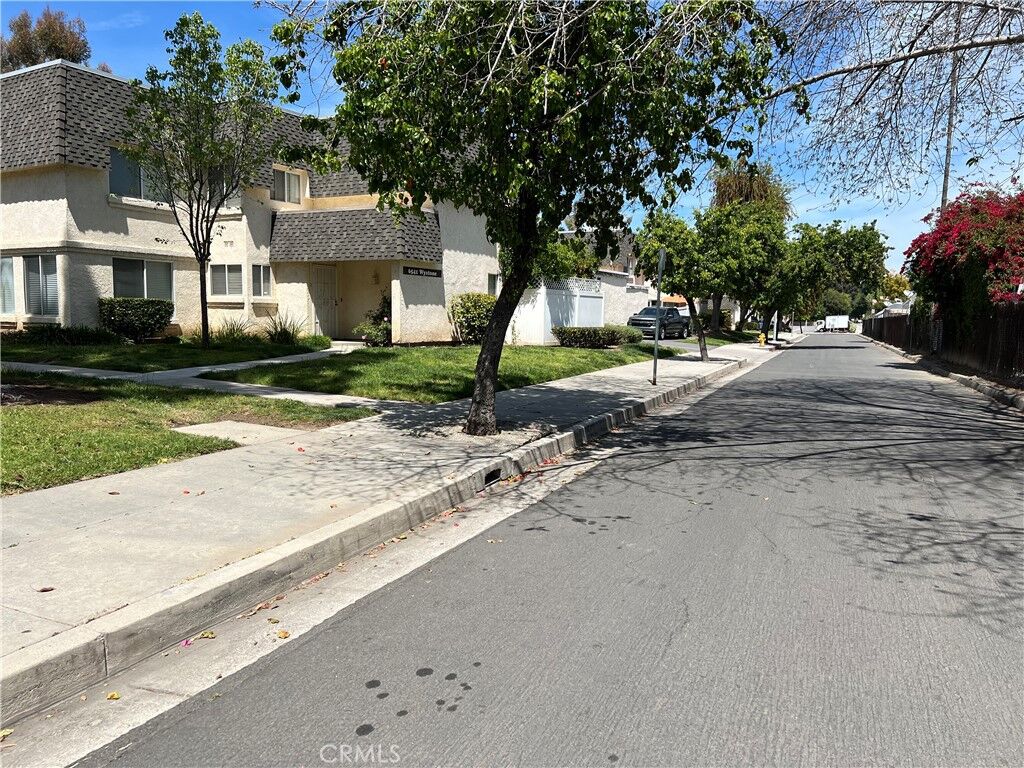 Property Photo: 6551 Wystone Avenue 2 CA 91335