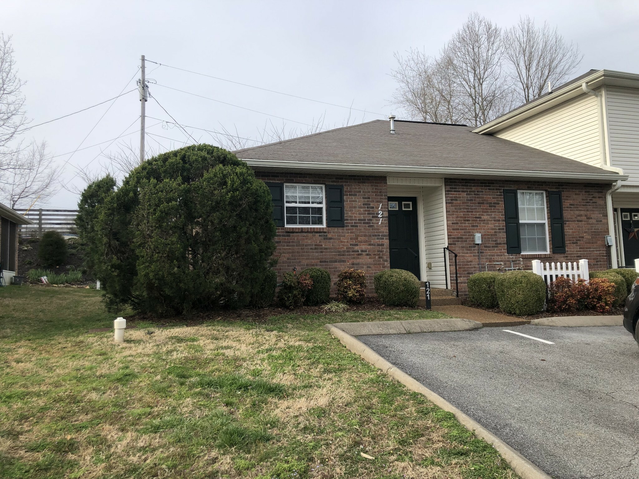 Property Photo: 121 Eastdale Ln TN 37055