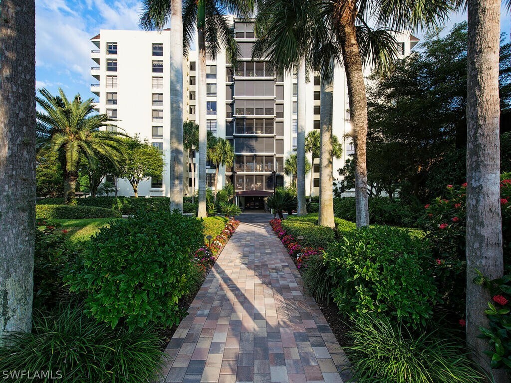 Property Photo:  2400 Gulf Shore Boulevard N Ph2  FL 34103 