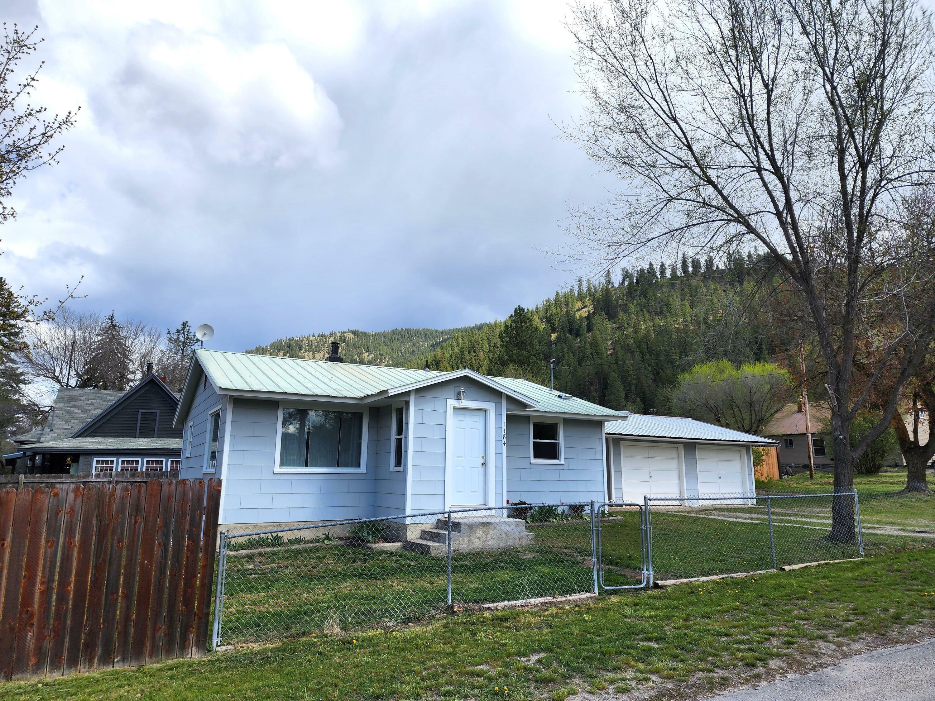 Property Photo:  1384 Hall St  WA 99101 