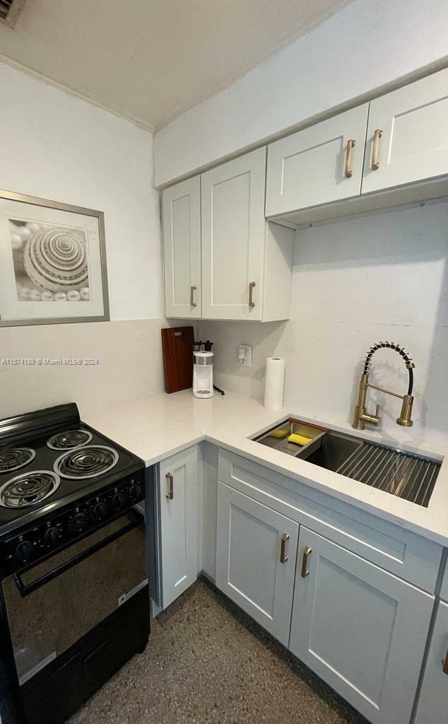 Property Photo:  2130 McKinley St 1  FL 33020 