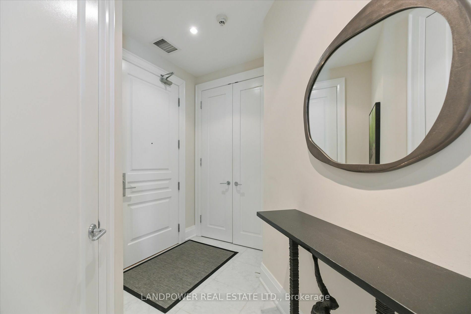 Property Photo:  80 Yorkville Ave 503  ON M5R 2C2 