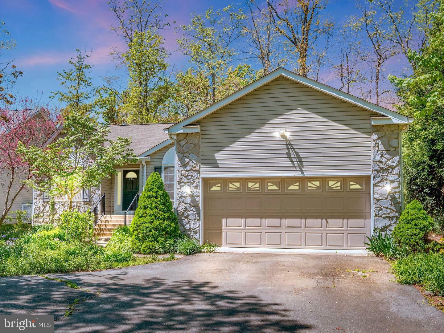 Property Photo:  906 Lakeview Parkway  VA 22508 