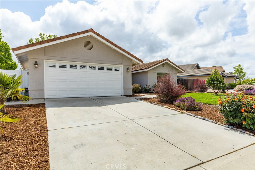 Property Photo:  126 Riverbank Lane  CA 93446 