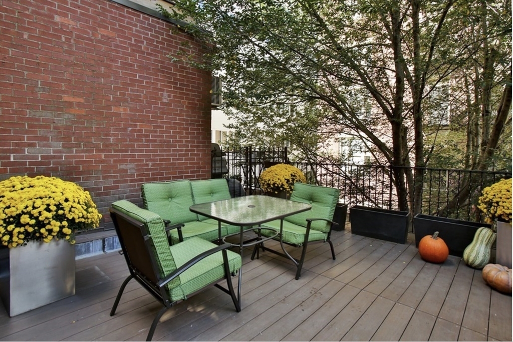 Property Photo: 201 Saint Botolph St 5 MA 02115