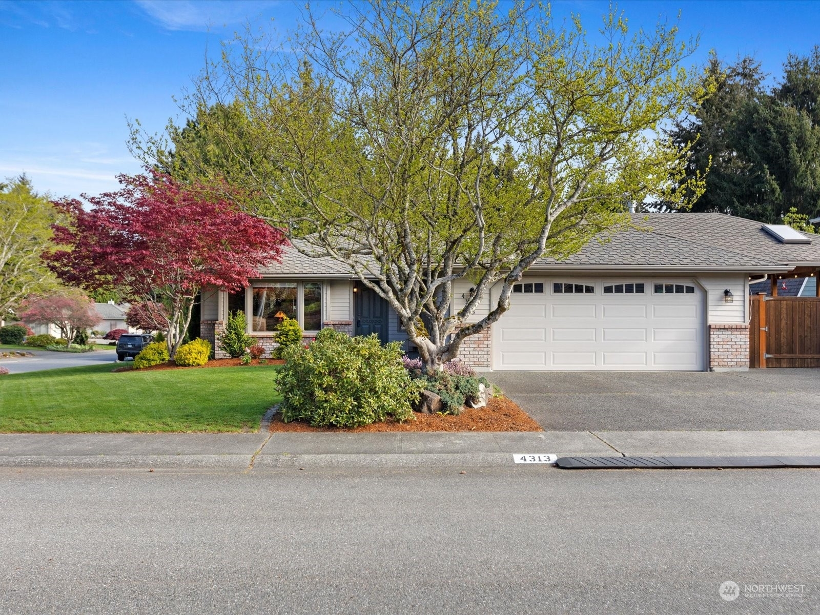 Property Photo:  4313 125th Place SE  WA 98208 