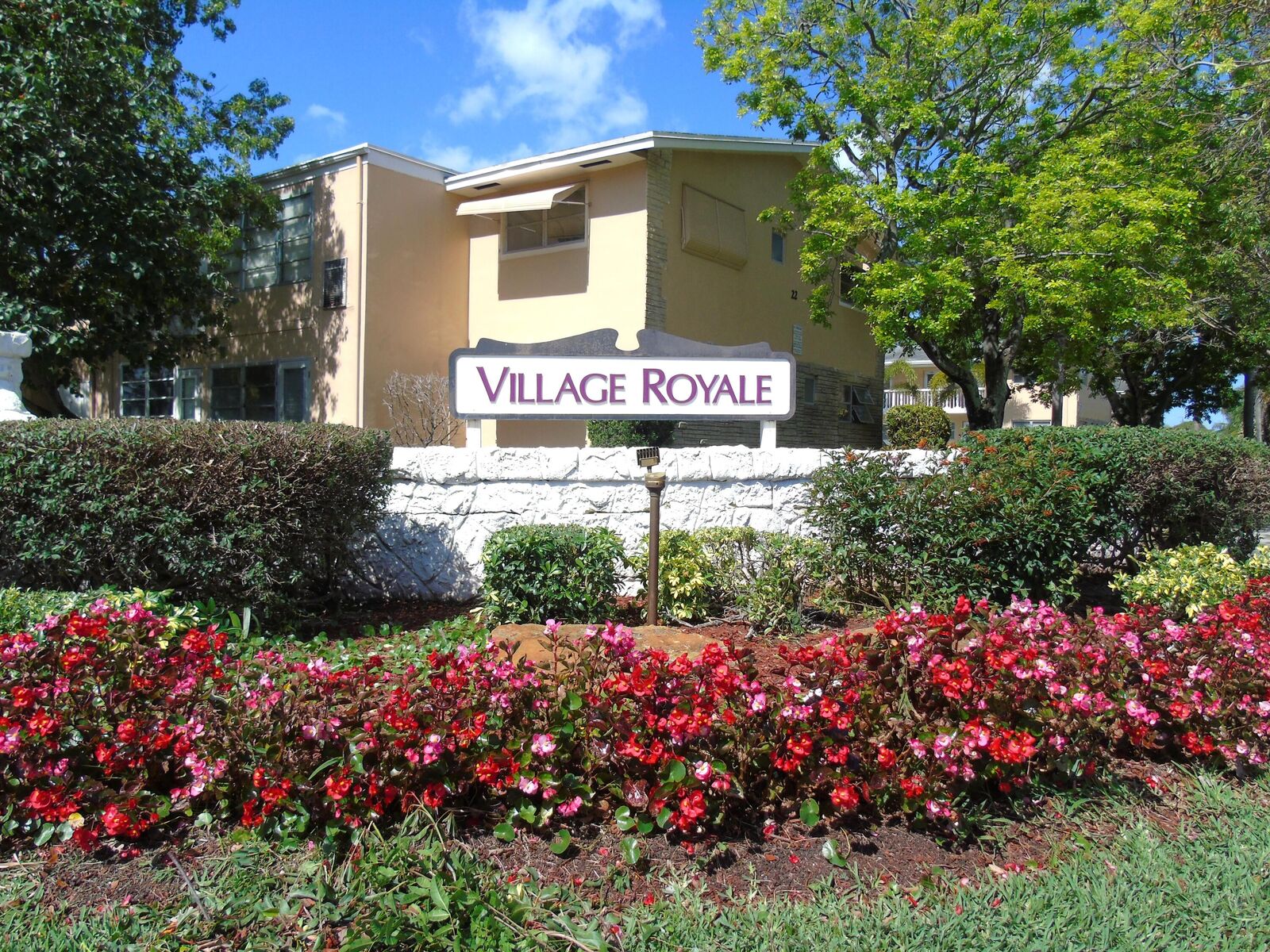 Property Photo: 2121 NE 1st Court 202 FL 33435