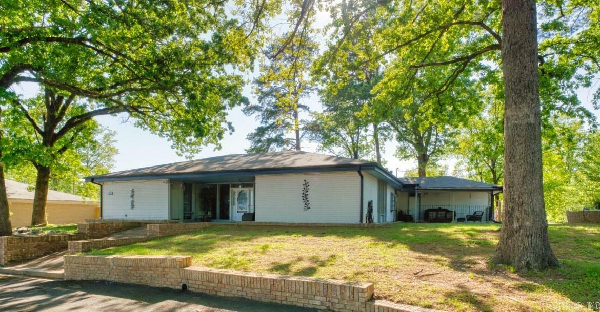 Property Photo:  135 Roundwood Dr.  AR 71901 