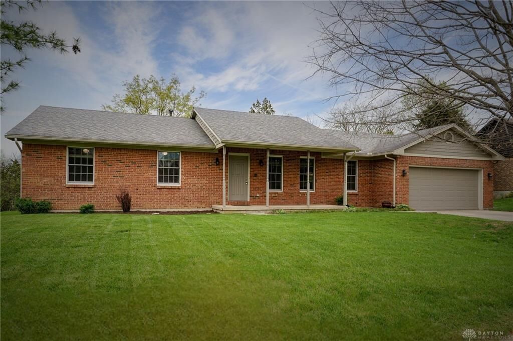Property Photo: 1829 Ashley Drive OH 45342