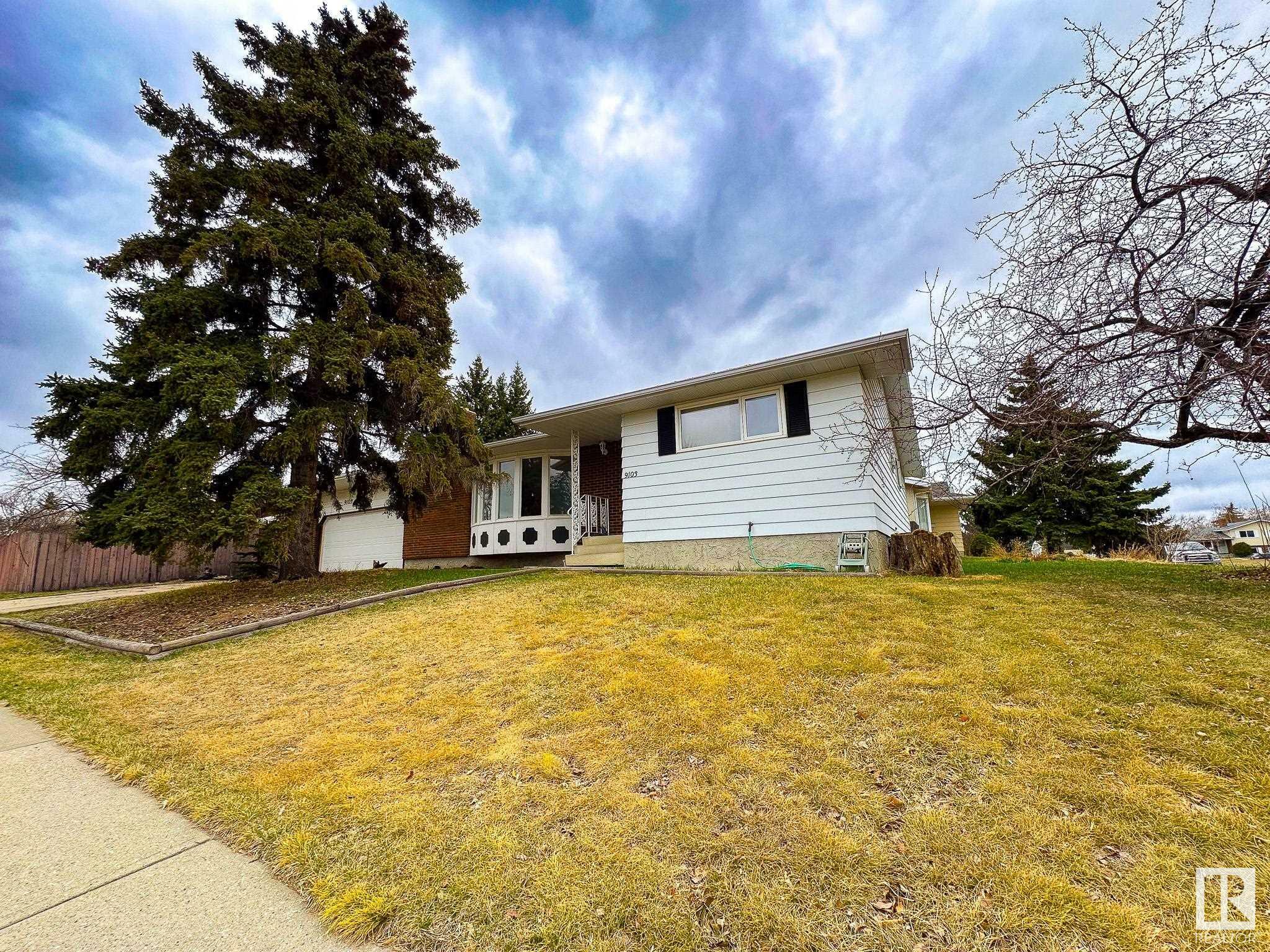 Property Photo:  9103 186 Street NW  AB T5T 1S7 