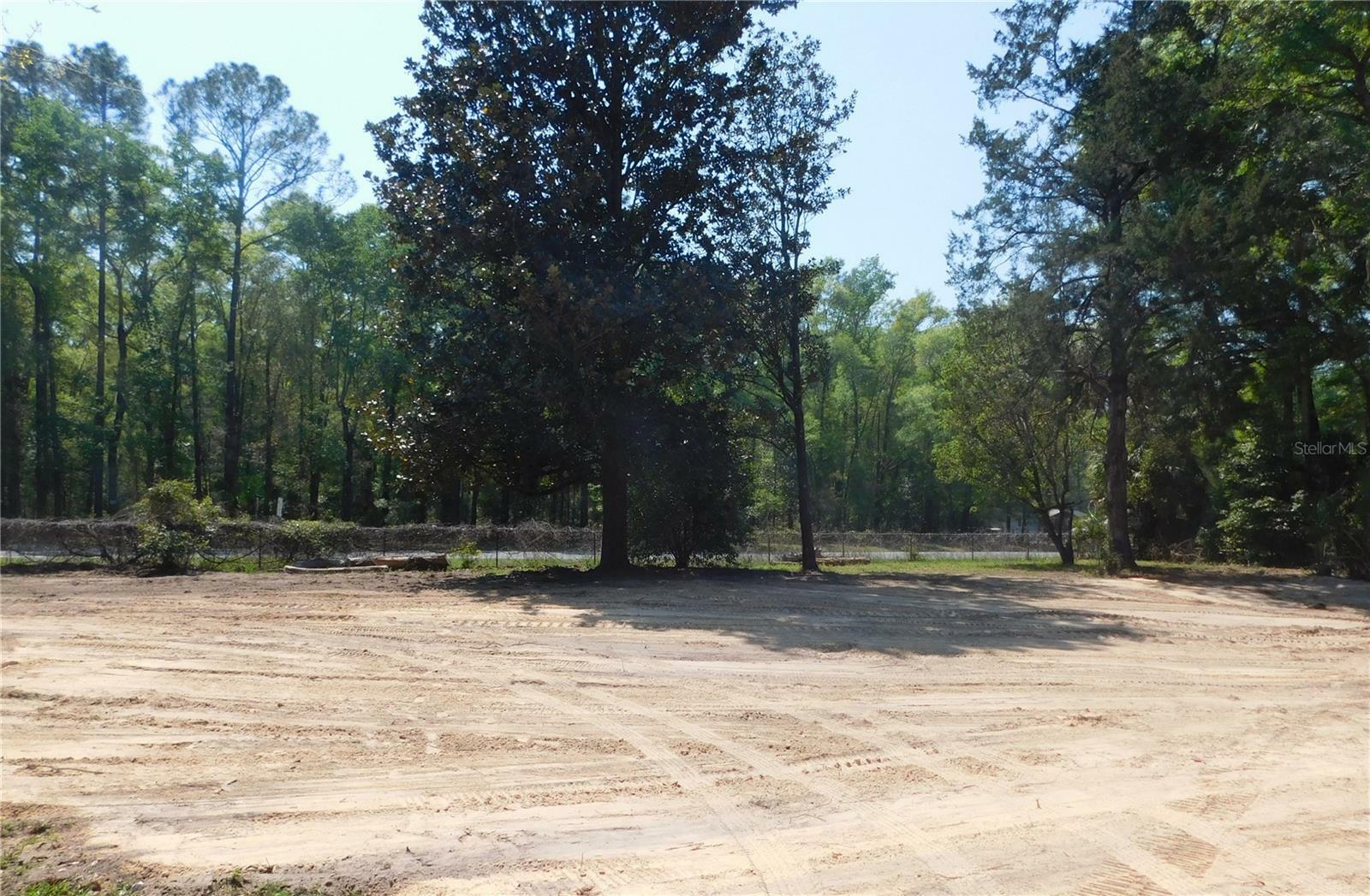 Property Photo:  8962 NE County Road 340  FL 32643 