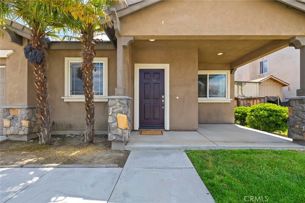 Property Photo:  1072 Garrett Way  CA 92583 