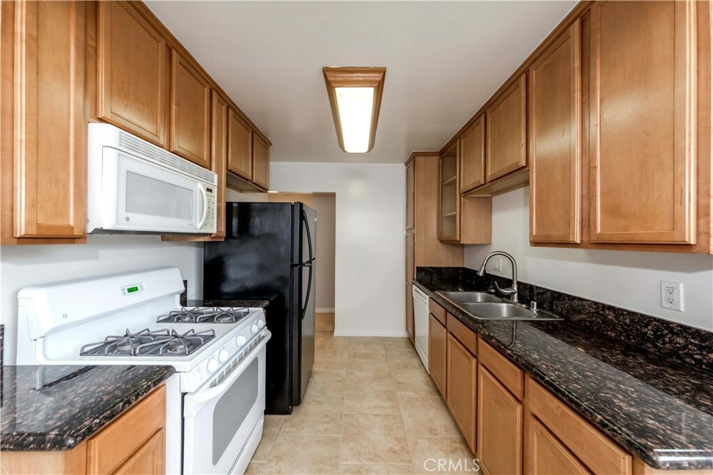 Property Photo:  1420 W Lambert Road 416  CA 90631 