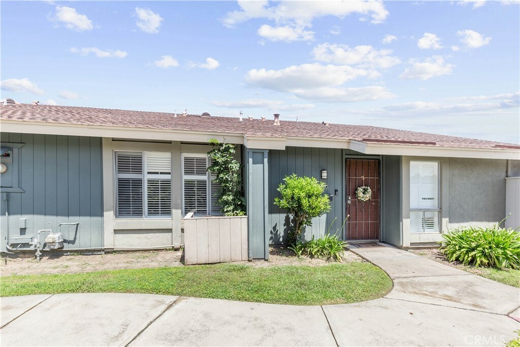 Property Photo:  469 Los Arbolitos Boulevard  CA 92058 