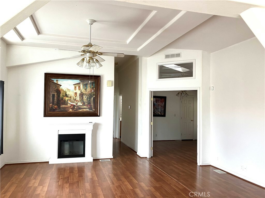 Property Photo:  1250 N Kirby Street 226  CA 92545 