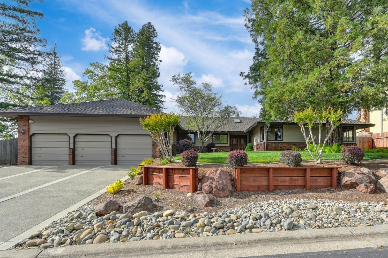 Property Photo:  101 River Ridge Way  CA 95630 