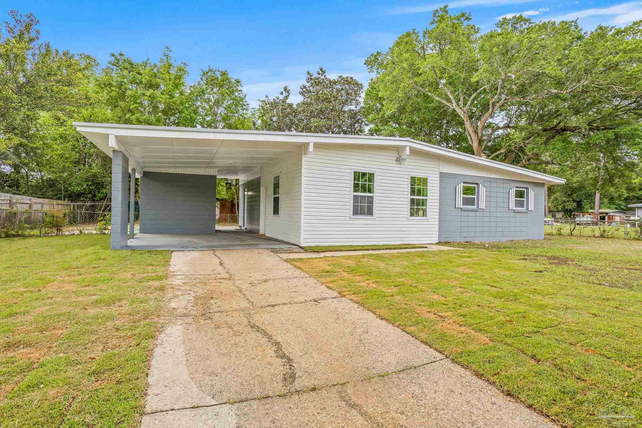 Property Photo:  911 Montclair Rd  FL 32505 