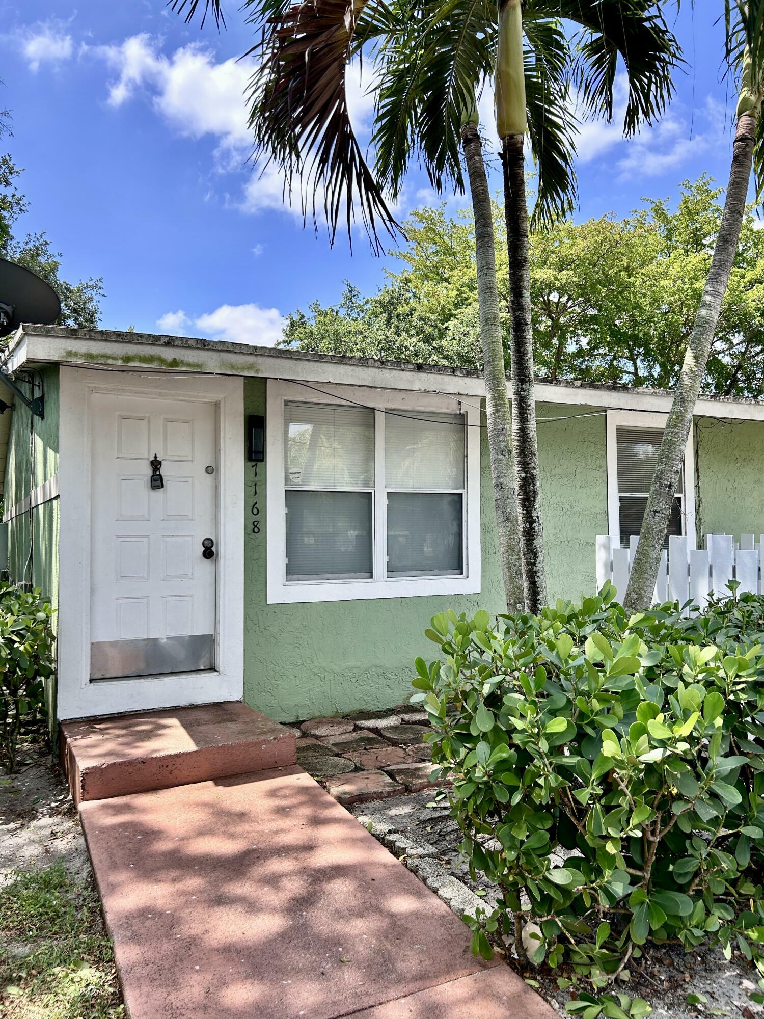 Property Photo:  7168 Southgate Boulevard 7168  FL 33321 