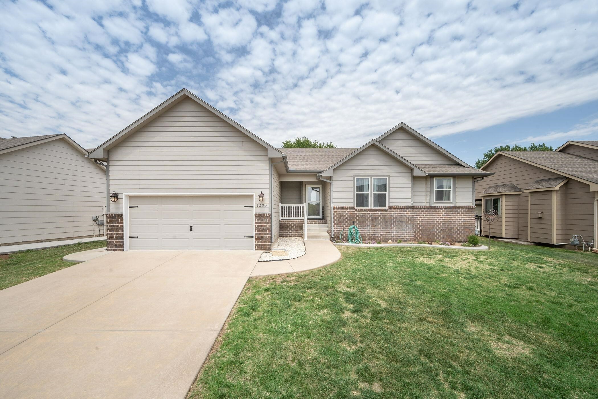 Property Photo:  1230 Leonard St  KS 67060 