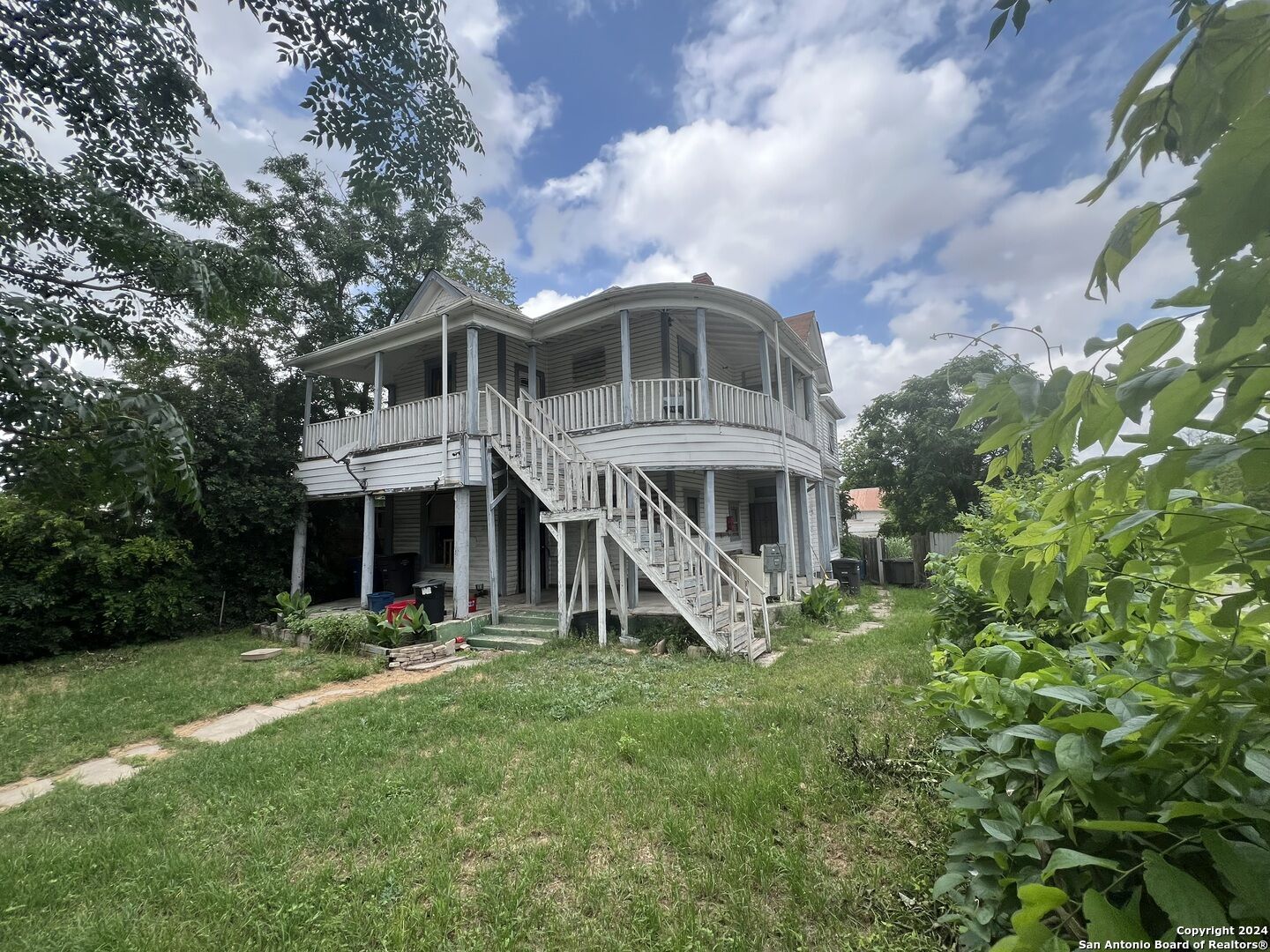 Property Photo: 1225 Wyoming St TX 78203