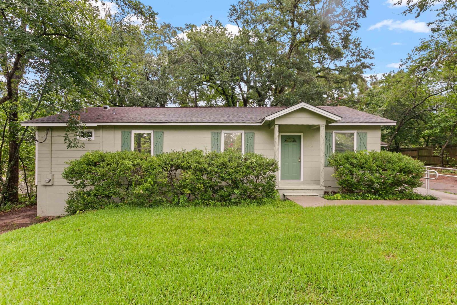 Property Photo:  1105 Carraway Street  FL 32308 