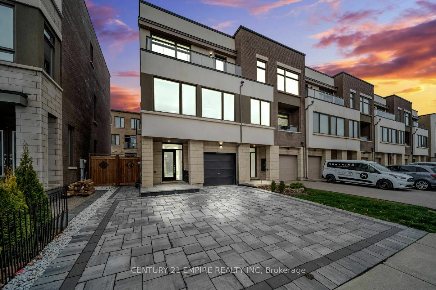 Property Photo:  310 Squire Cres  ON L6H 0L9 