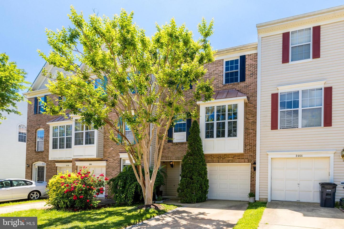 2466 Laura Mark Lane  Herndon VA 20171 photo