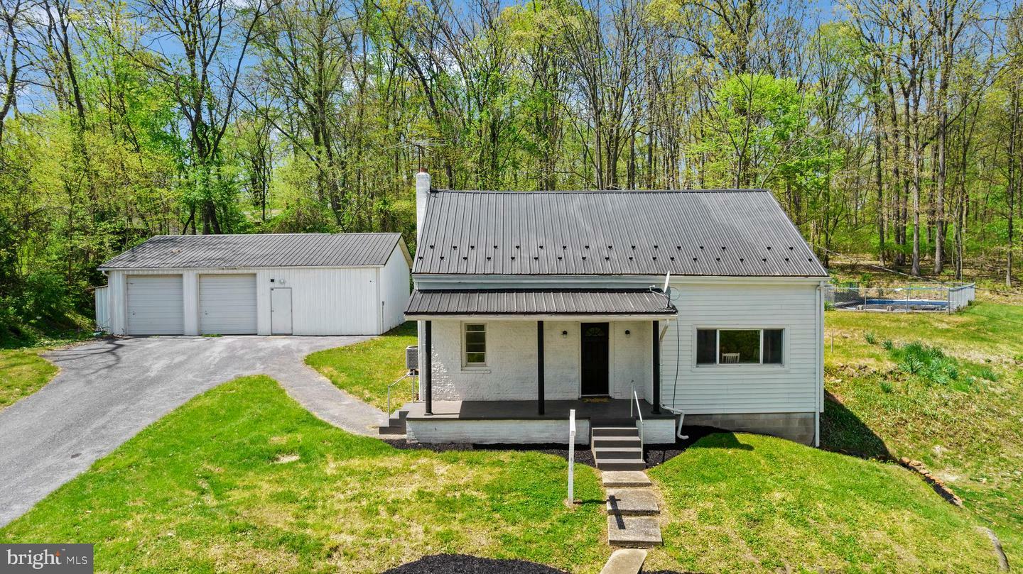 Property Photo:  3262 Hill Road  PA 17022 