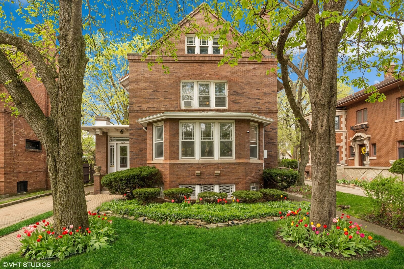 Property Photo:  6926 S Constance Avenue  IL 60649 