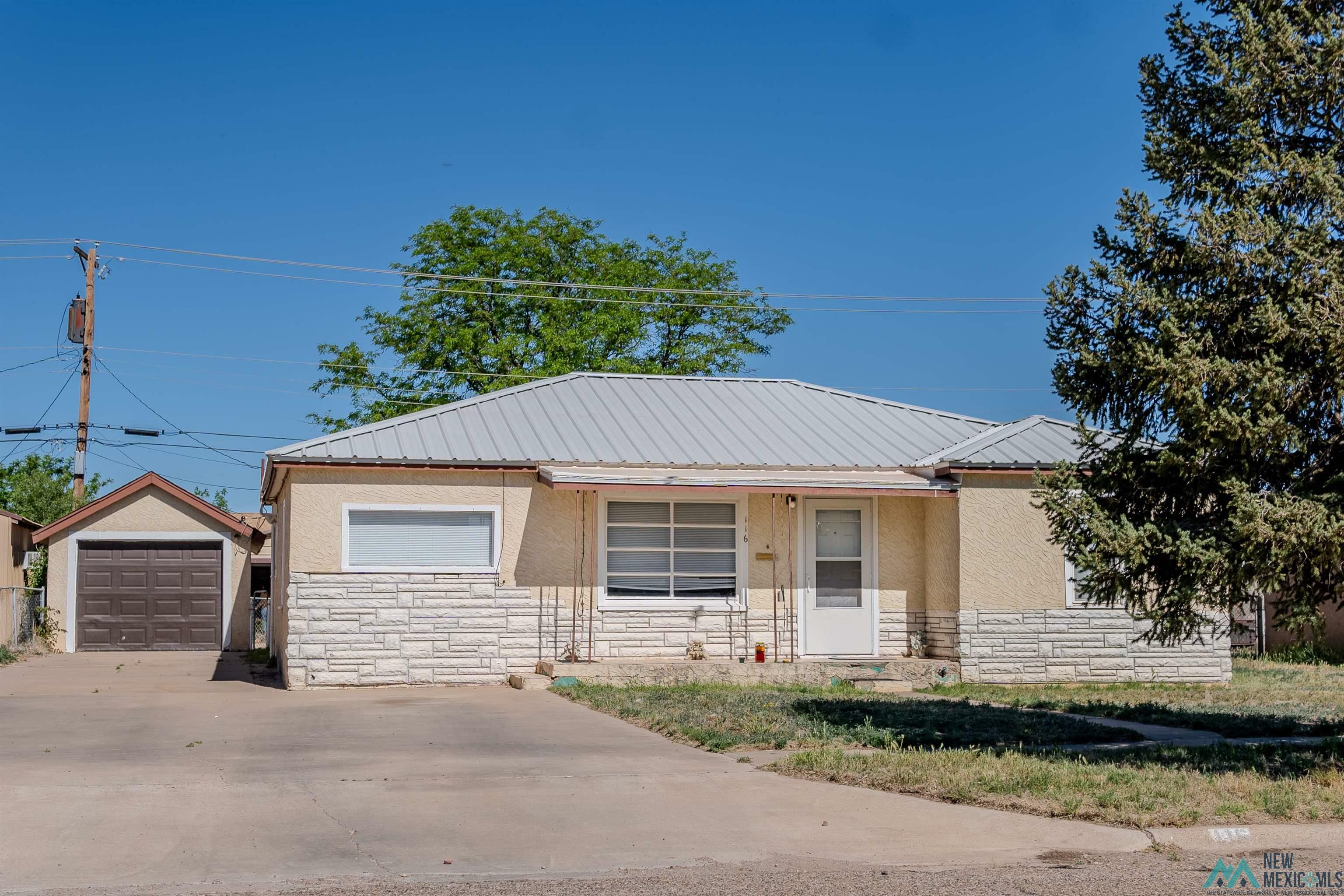 Property Photo: 116 N Indio Drive NM 88130