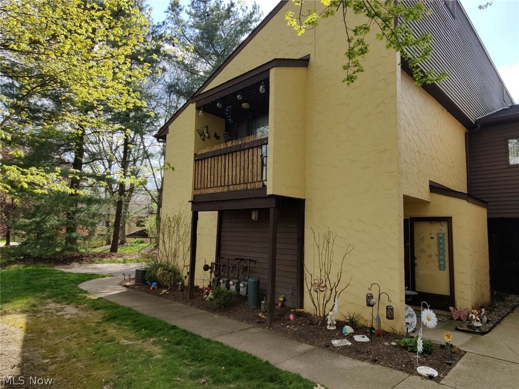 Property Photo:  643 Hampton Ridge Drive  OH 44313 