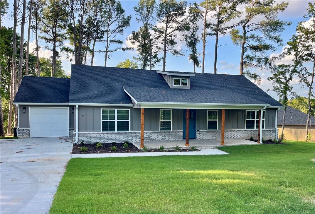 Property Photo:  6 Dundonald Lane  AR 72715 