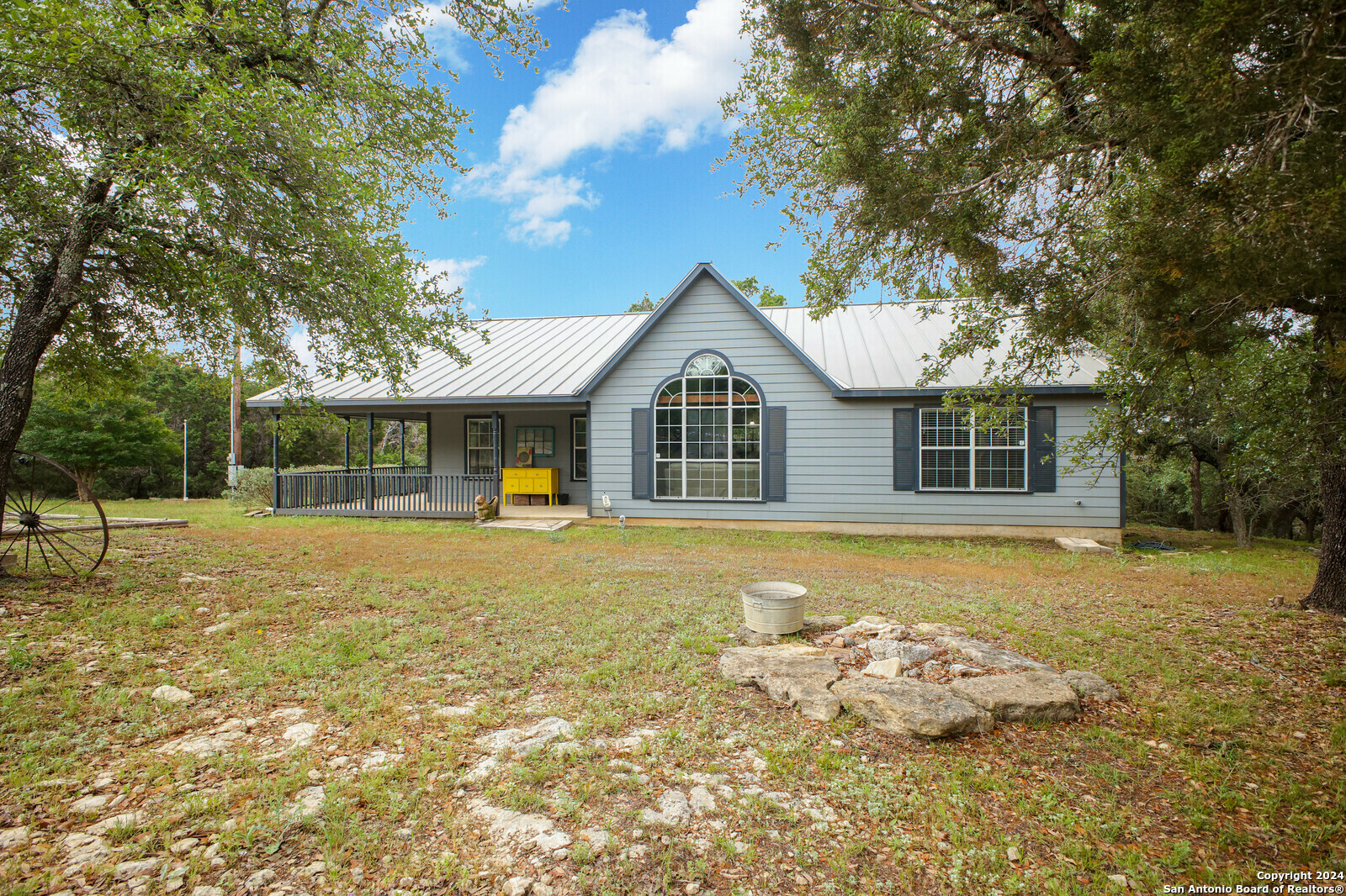 Property Photo:  808 Lasso Loop  TX 78133 