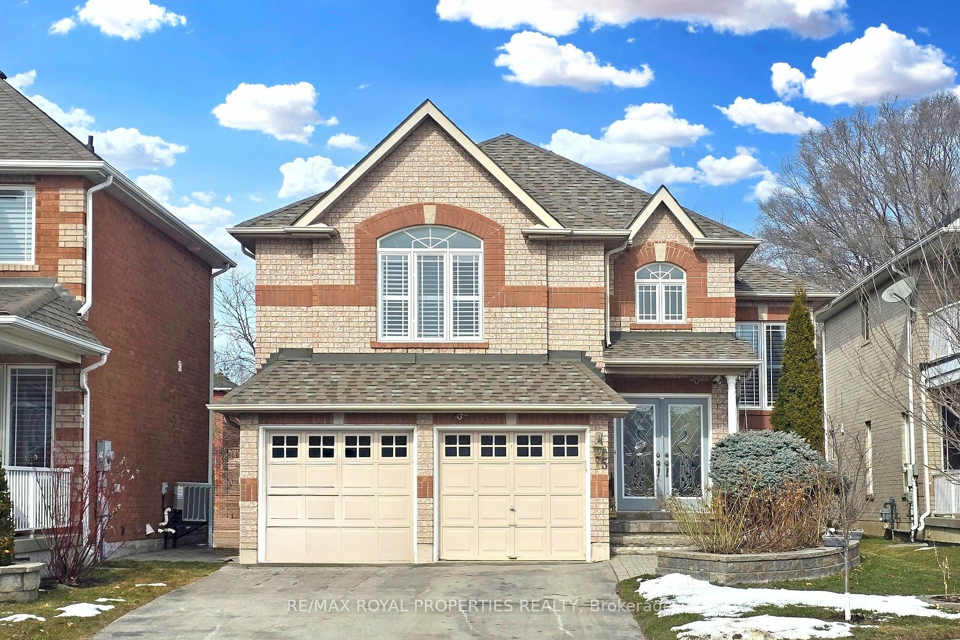 15 Wingarden Crt  Whitchurch-Stouffville ON M4A 1N1 photo