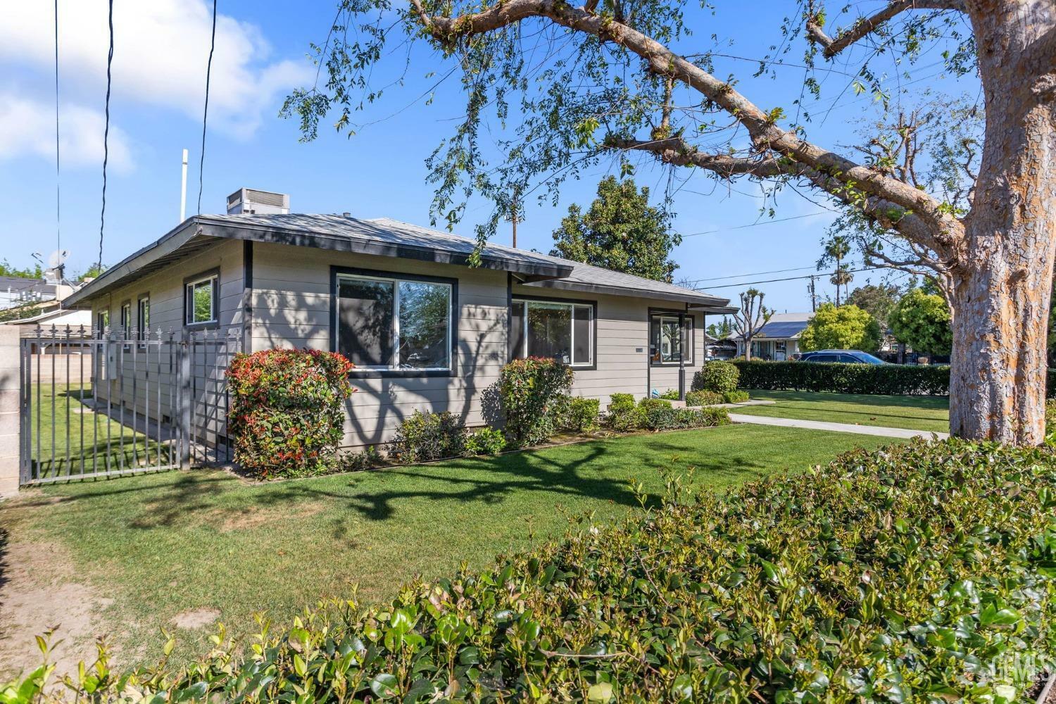 Property Photo:  2119 D Street  CA 93301 