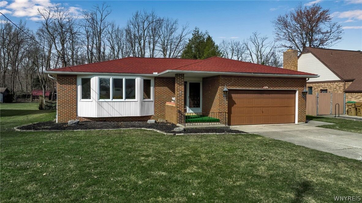 Property Photo:  1276 Borden Road  NY 14043 