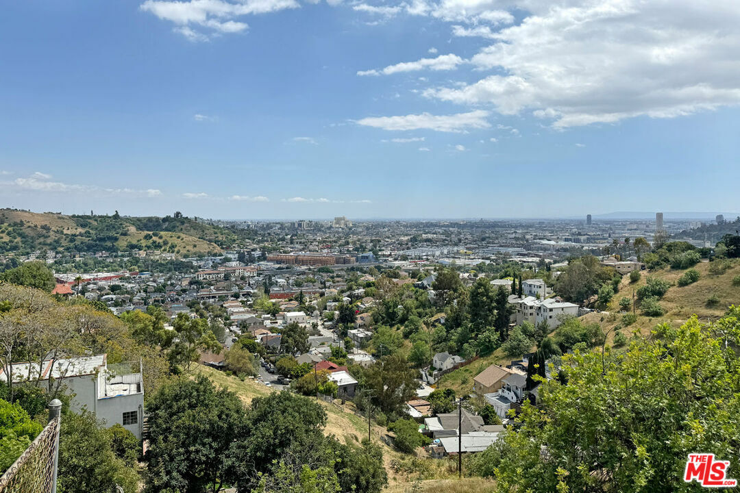 Property Photo:  3624  N Montalvo St  CA 90065 