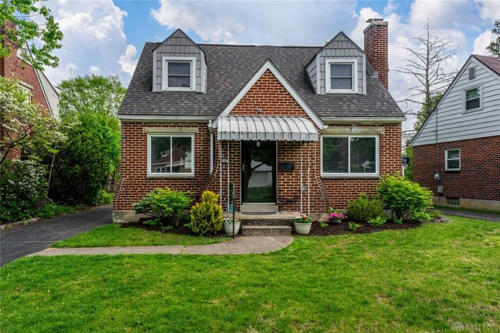 Property Photo: 1016 Hampshire Road OH 45419