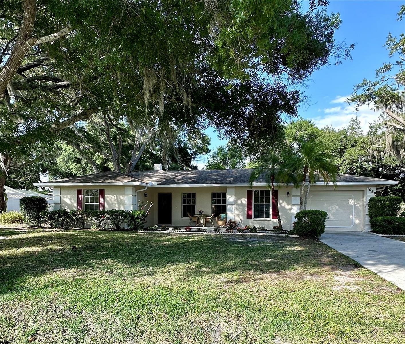 Property Photo:  1959 Rolling Green Circle  FL 34240 