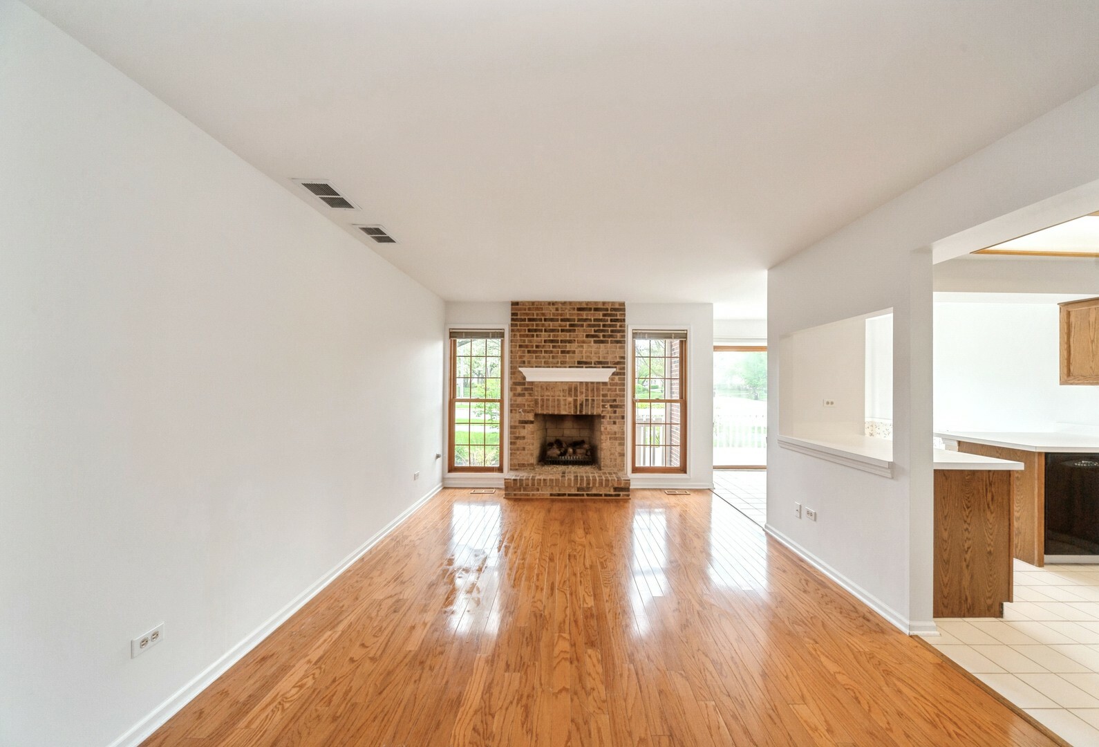 Property Photo:  2061 N Charter Point Road  IL 60004 
