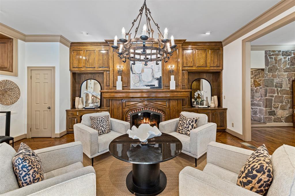 Property Photo: 2805 Alton Road TX 76109