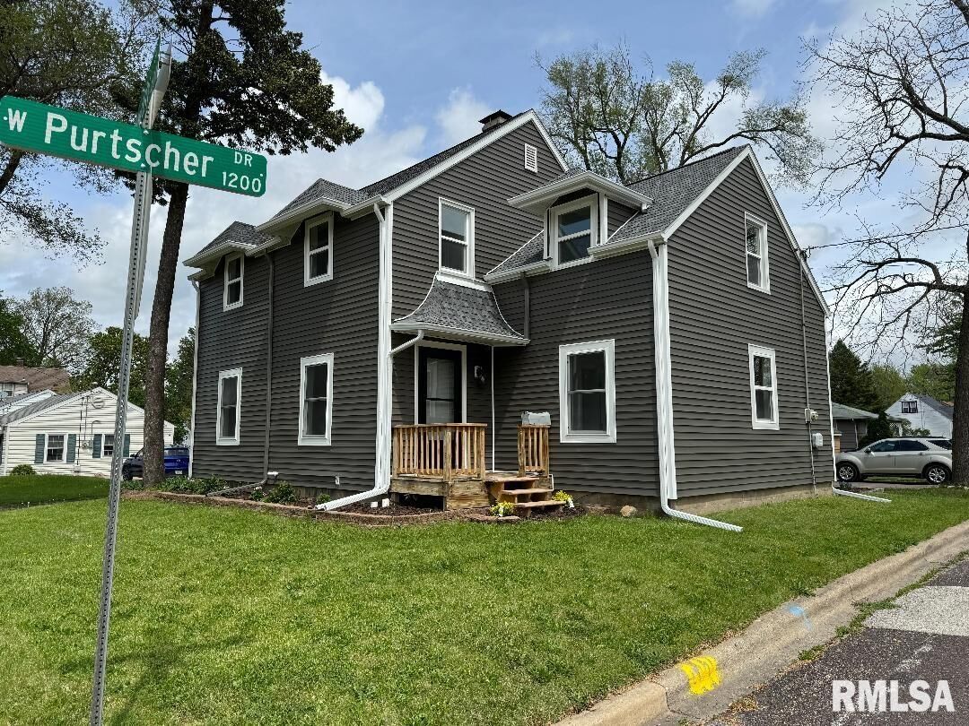 Property Photo:  4102 N University Street  IL 61614 