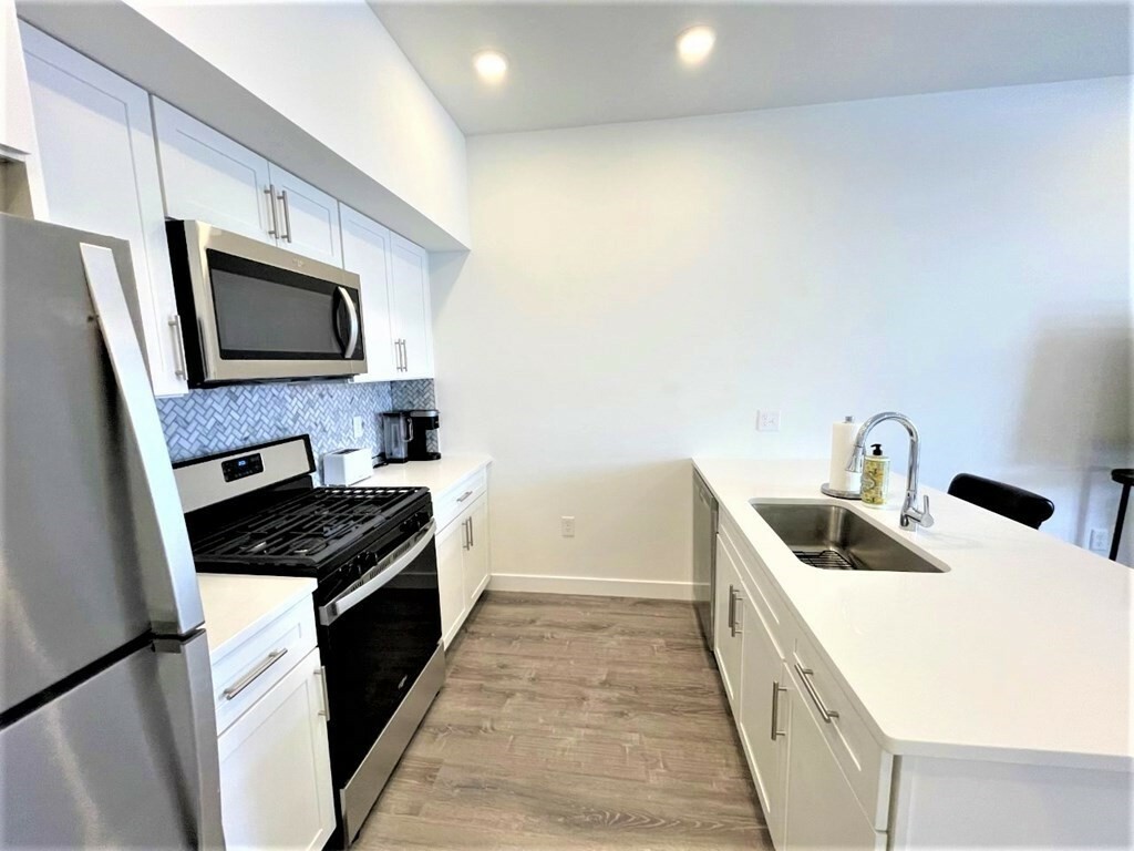 Property Photo:  302 Broadway 202  MA 02149 