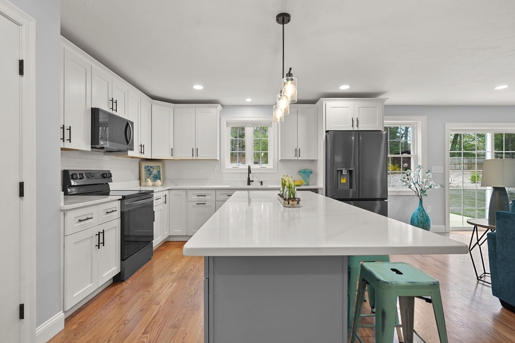 Property Photo: 5 Candleberry Ct MA 02771