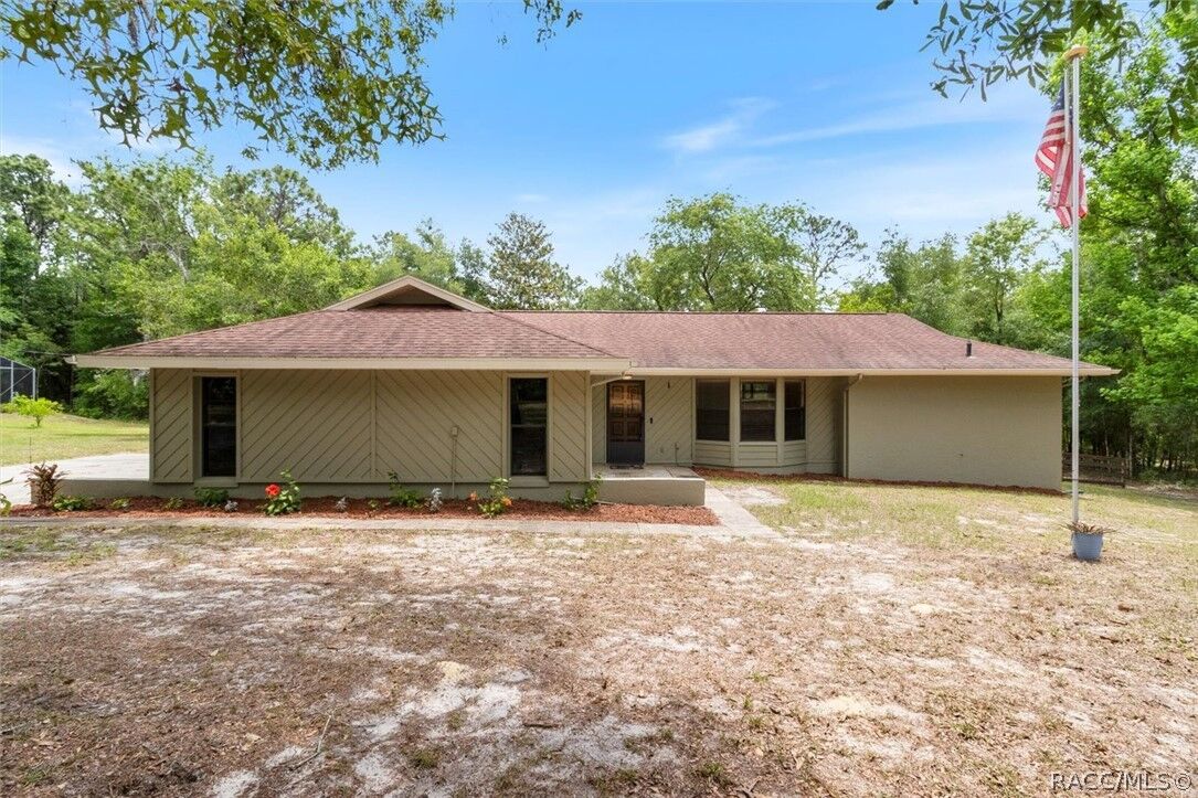 Property Photo: 8975 SW 202nd Avenue Road FL 34431