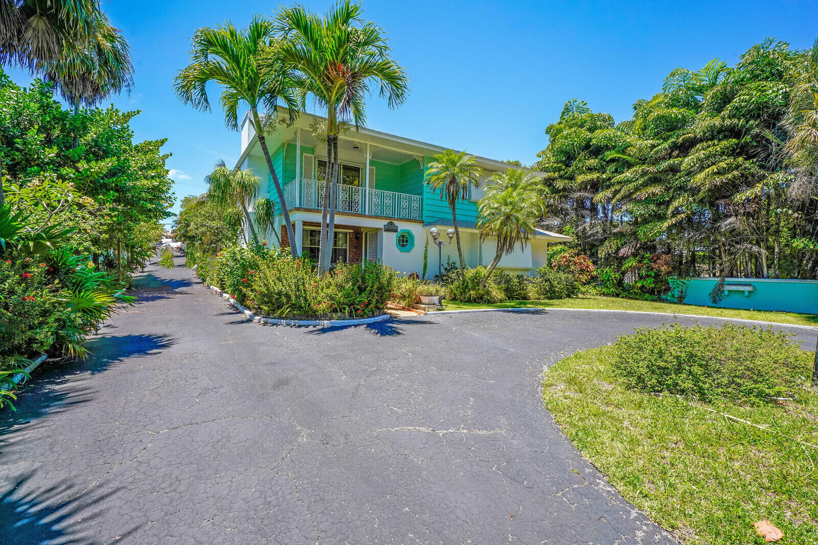 Property Photo:  401 SE Atlantic Drive N  FL 33462 