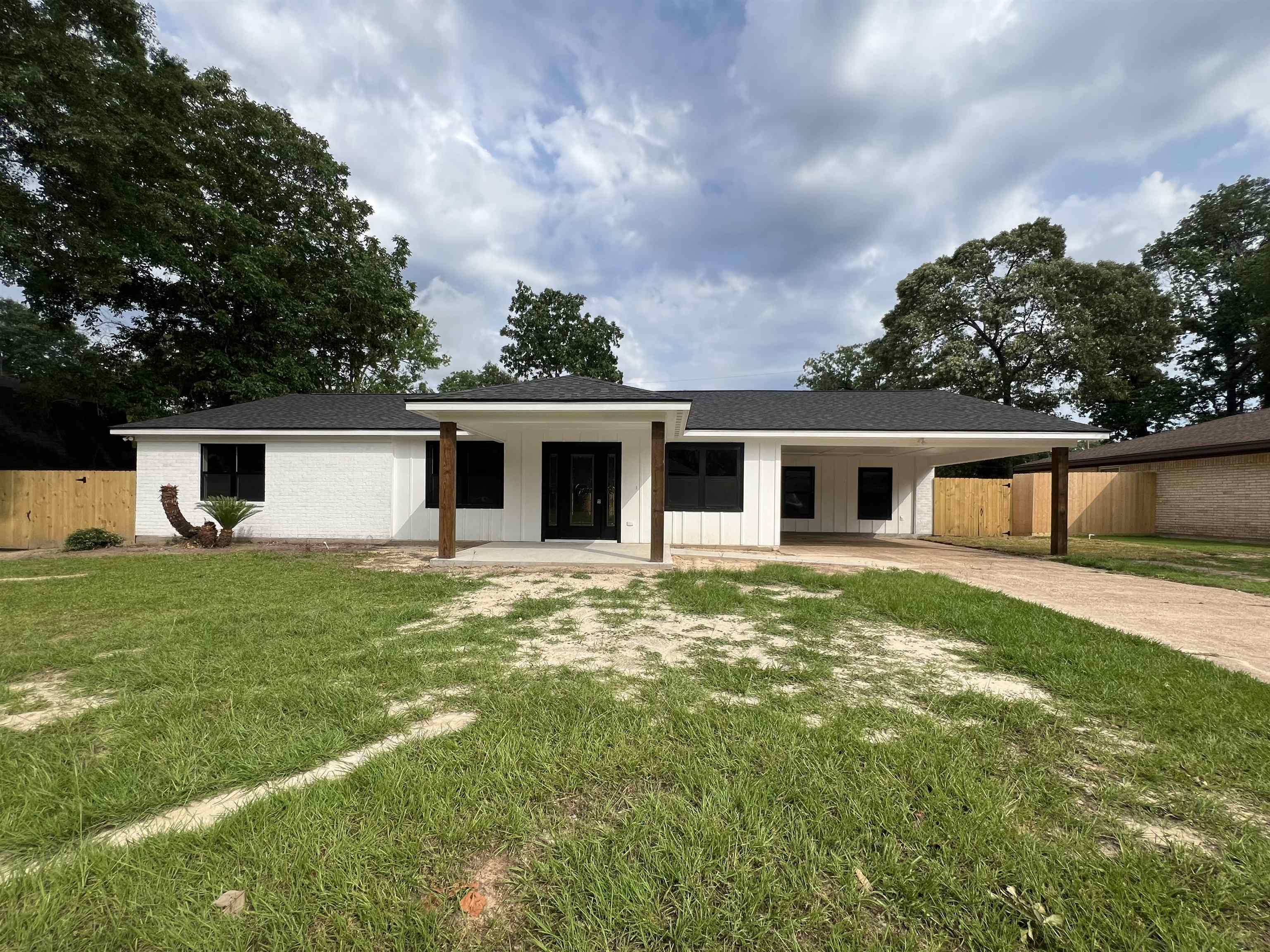 Property Photo:  1835 Limerick  TX 77662 