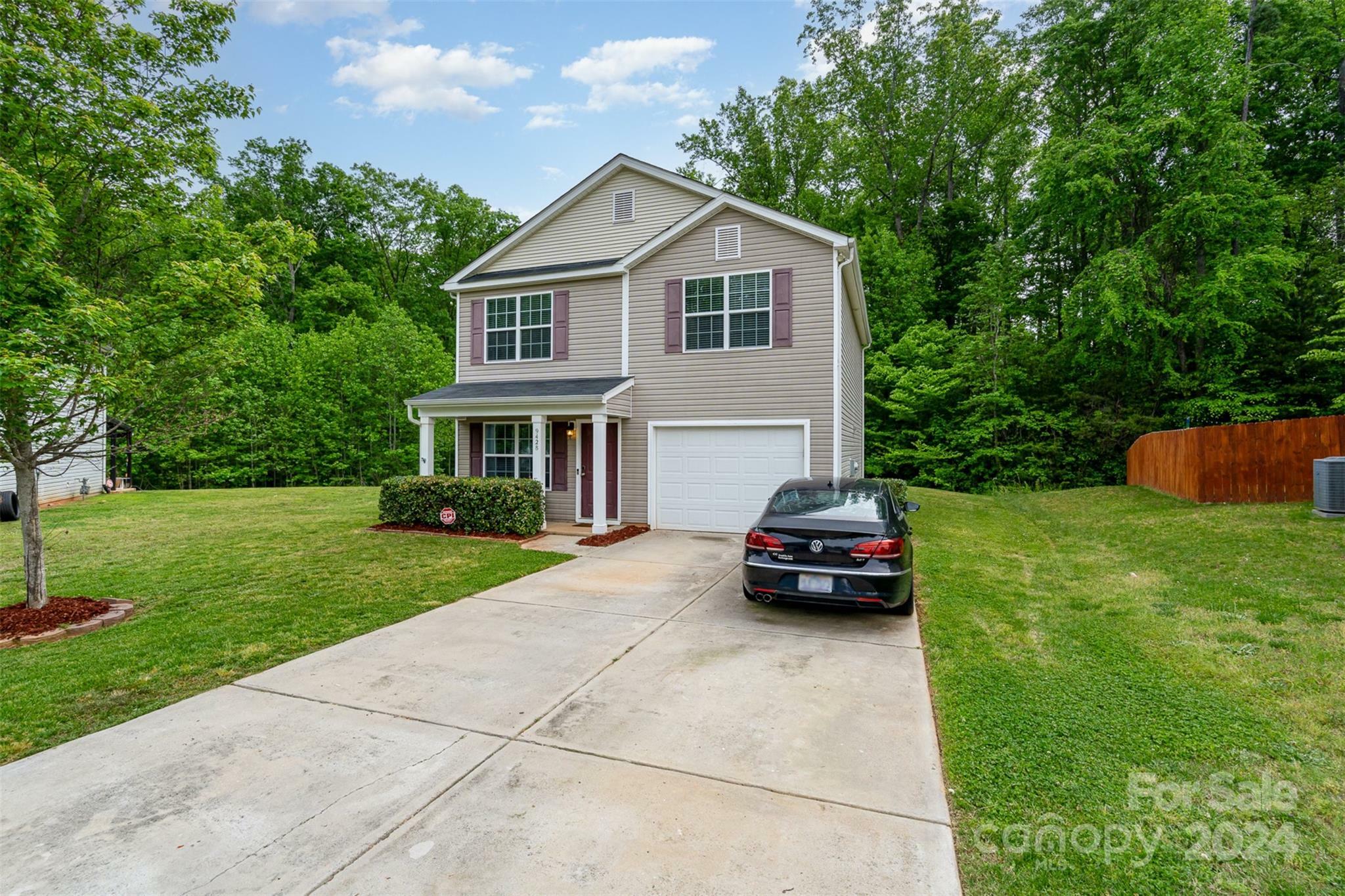 Property Photo:  9428 Quilting Bee Lane  NC 28216 