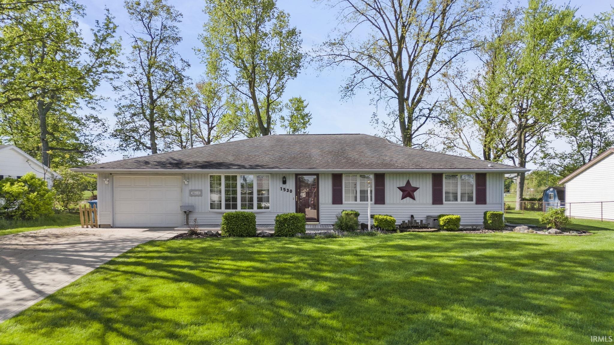 Property Photo:  1530 Glencoe Boulevard  IN 46774 